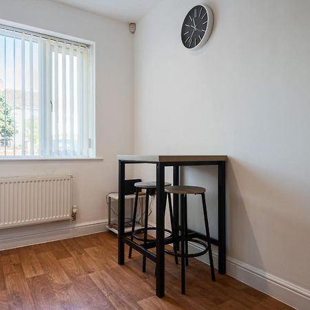 Parking - Spacious - Smart Tv - Self Checkin - Garden - King Derby Eksteriør bilde