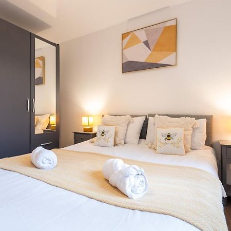 Parking - Spacious - Smart Tv - Self Checkin - Garden - King Derby Eksteriør bilde