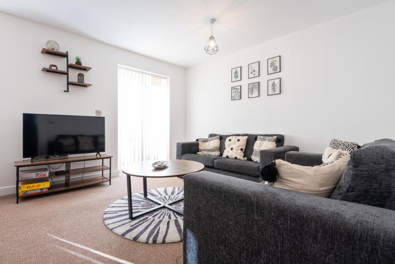 Parking - Spacious - Smart Tv - Self Checkin - Garden - King Derby Eksteriør bilde